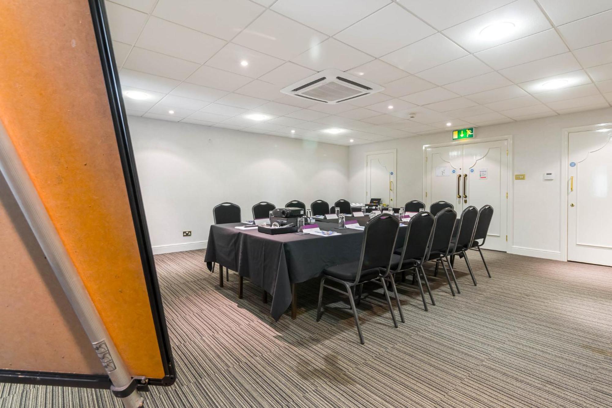 Garner Hotel Preston Samlesbury By Ihg Dış mekan fotoğraf